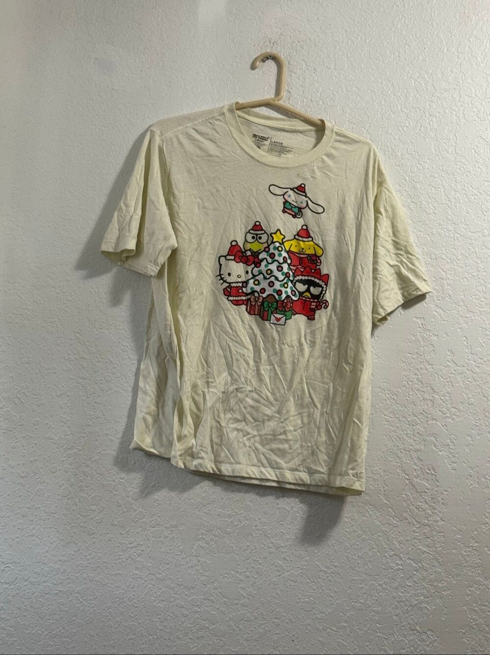 Sanrio Hello Kitty and Friends Christmas T-shirt - L Holiday Gifts
